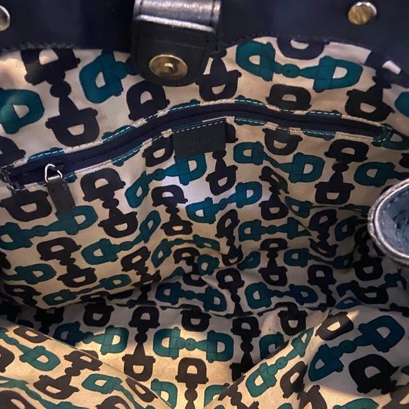 Gucci Black Leather Sukey Handbag - Picture 14 of 16